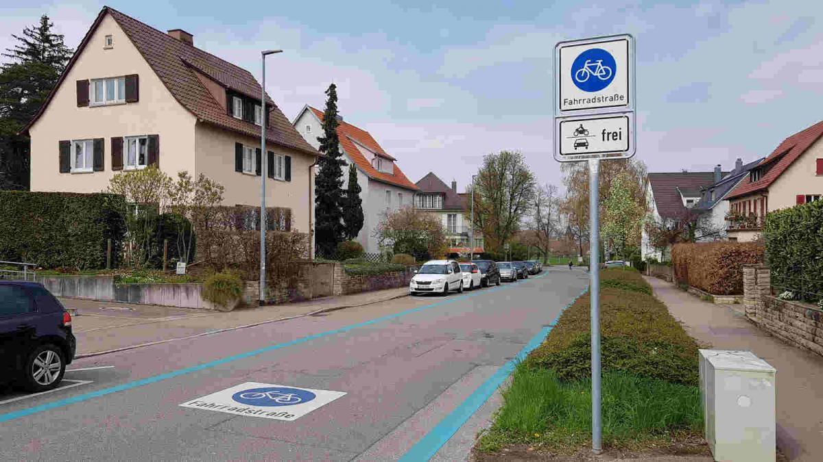 ohnehin ruhige Straßen werden zur Fahrradstrassen.